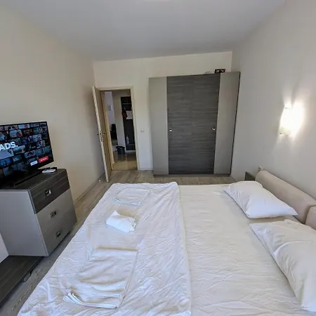 Family Near Beach, Pools & Star Dreams Complex Apartament