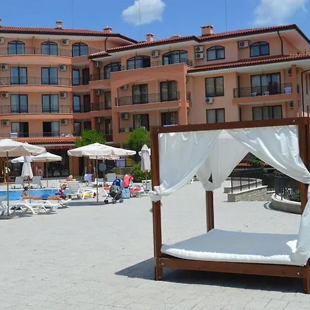 Family Near Beach, Pools & Star Dreams Complex Apartament Święty Włas